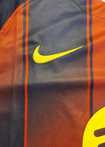 Barcelona 25/26 İç Saha Forması - Görsel 2