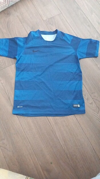 NİKE DRI-FIT ERKEK ÇOCUK SPOR T-SHIRT