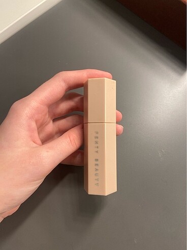 Fenty kontur stick