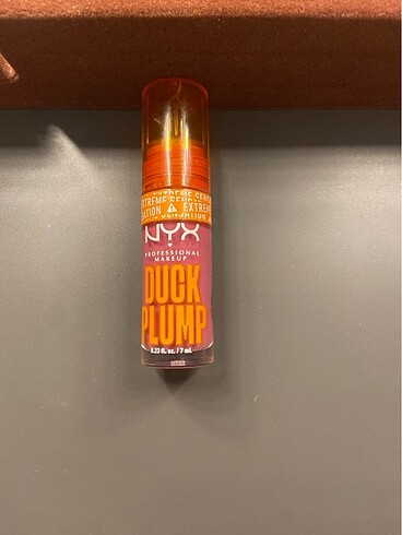 Nyx duck plump