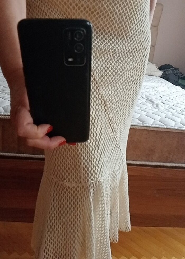 Zara'nın Maxi üstü file altında astarı olan şık eteği - Görsel 4