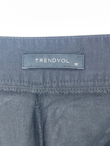 36 Beden siyah Renk Trendyol & Milla Düz Kesim %70 İndirimli.