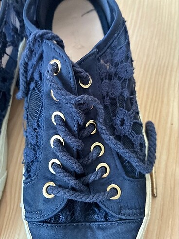 Stradivarius Dantel hem şık hem spor yazlık ayakkabı