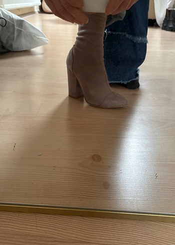 Bej Süet Stiletto Topuklu Kadın Bot - Görsel 2