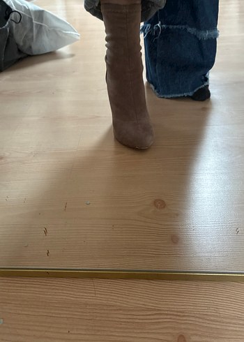 Bej Süet Stiletto Topuklu Kadın Bot - Görsel 3