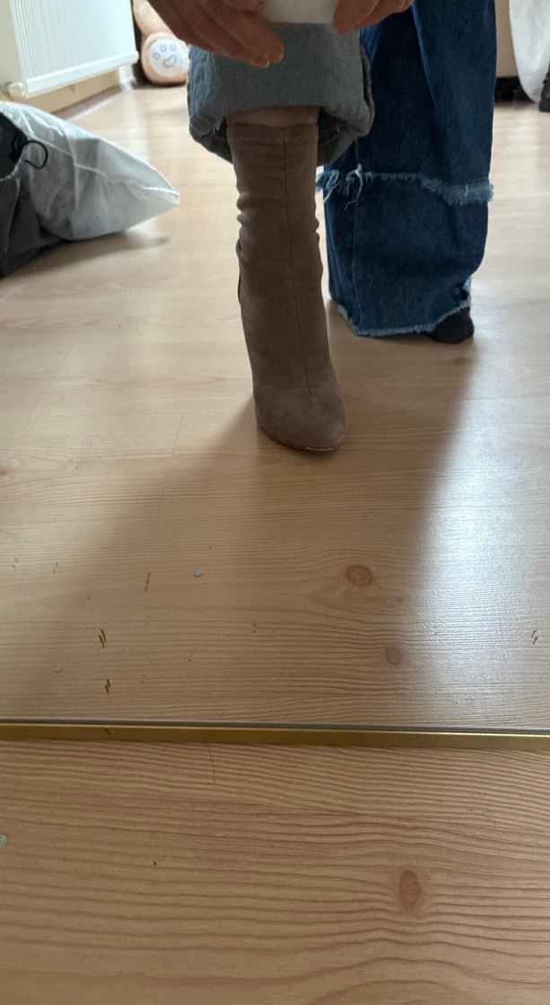 Bej Süet Stiletto Topuklu Kadın Bot - Görsel 3