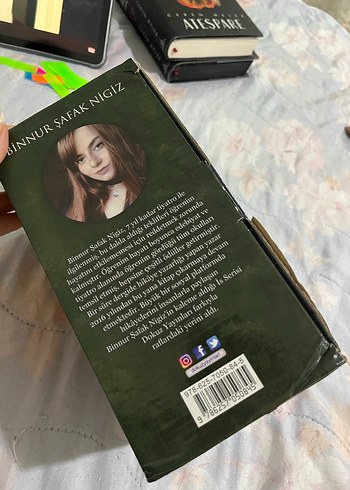 Binnur Şafak Nigiz Üçlü Roman Seti - Görsel 5