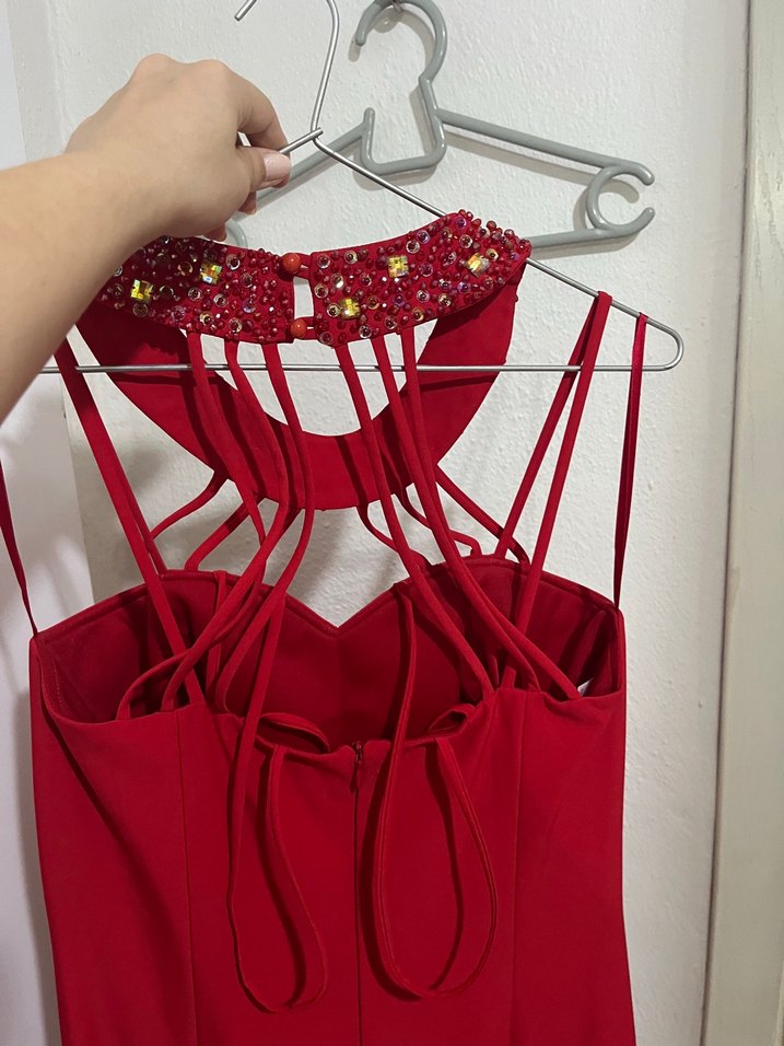 Kırmızı Uzun Askılı İşlemeli Abiye Elbise - Görsel 3