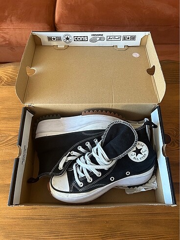 38 Beden Converse Kız/Kadın Ayakkabı