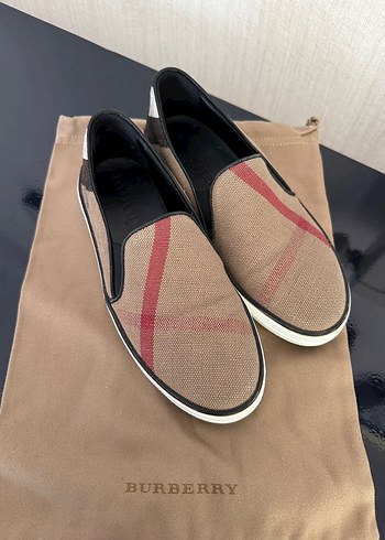 Burberry 37
