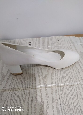 Mario Muzi Hafif topuklu beyaz ayakkabı 