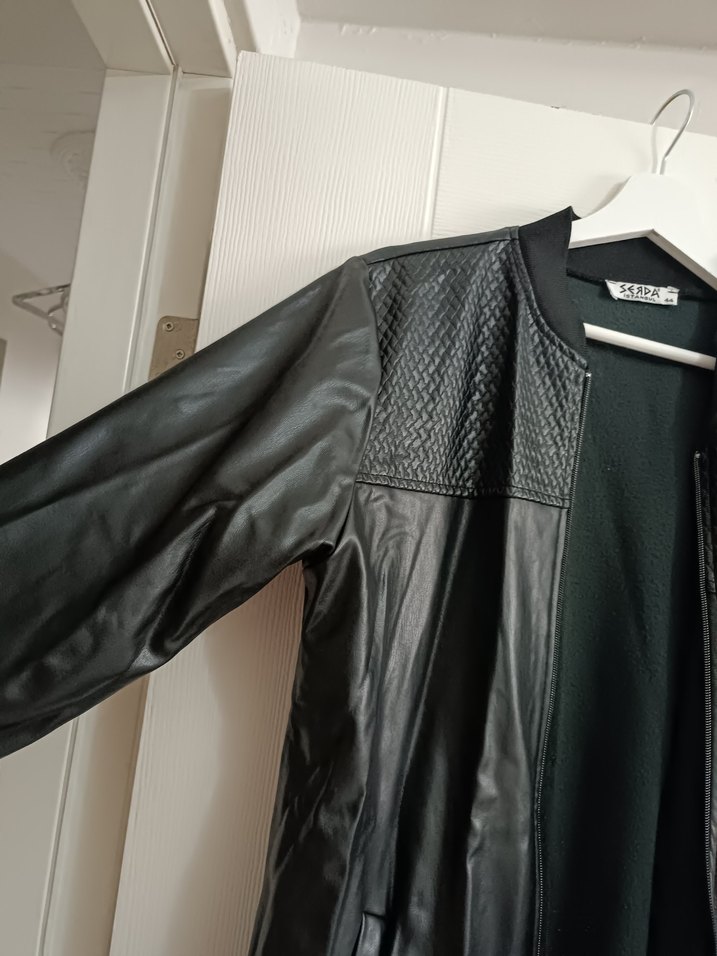 Kadın Siyah Uzun Deri Ceket - Görsel 3