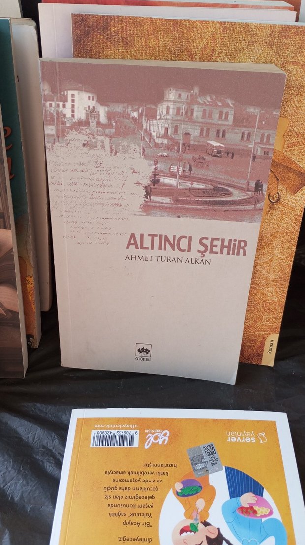 Ufyo Kaçu ve Luk - Bir Acayip Yolculuk - Görsel 2