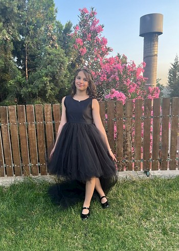 Siyah Dantel Detaylı Kolsuz Çocuk Elbisesi