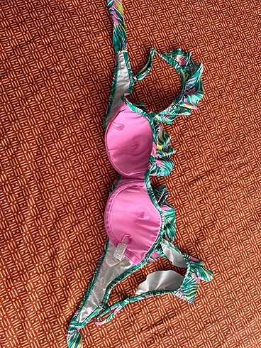 36 Beden Penti Bikini Üstü