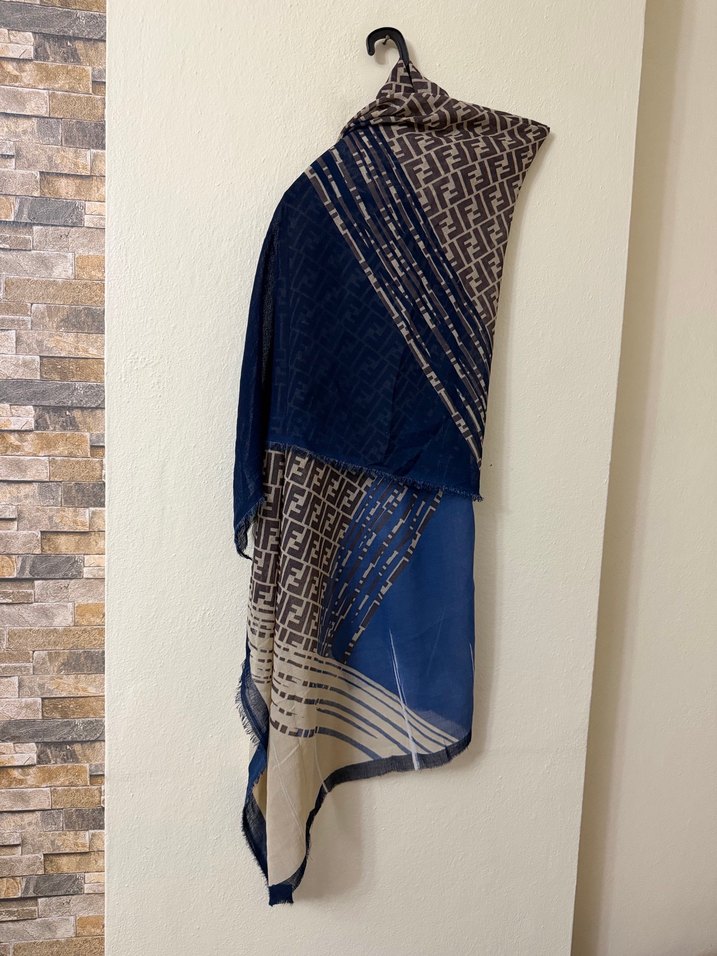 Fendi desen şal - Görsel 4