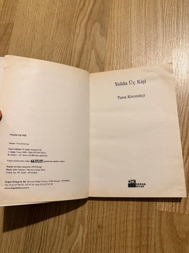 Yolda Üç Kişi - Tuna Kiremitçi - Görsel 2