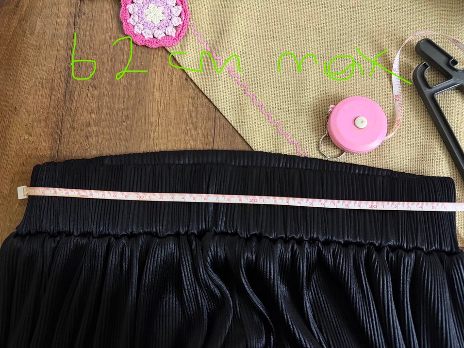 Siyah Pilili Uzun Kadın Etek - Görsel 3