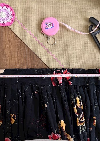 Çiçek Desenli Uzun Pilili Siyah Etek - Görsel 5