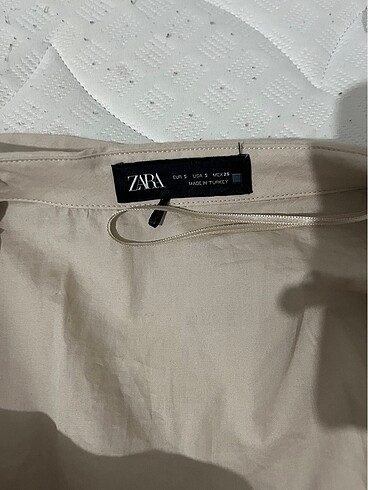 26 Beden ten rengi Renk Zara gömlek /hazır bağlamalı