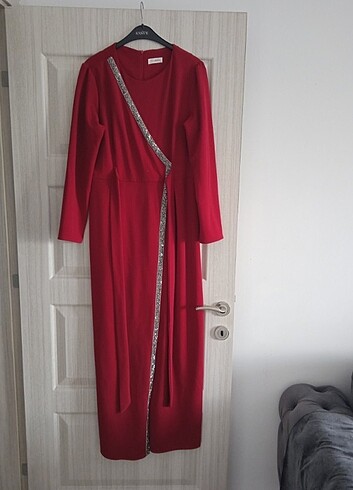 Bı kez giyilmiş abiye - Görsel 2