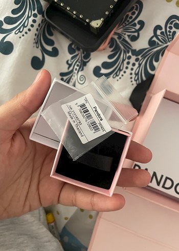 Pandora Pandora Pembe Kutu