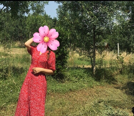 Yazlık çiçekli elbise