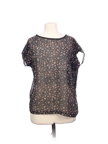 PreLoved T-shirt %70 İndirimli.