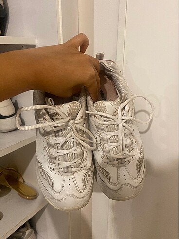 39 Beden beyaz Renk skechers spor ayakkabı