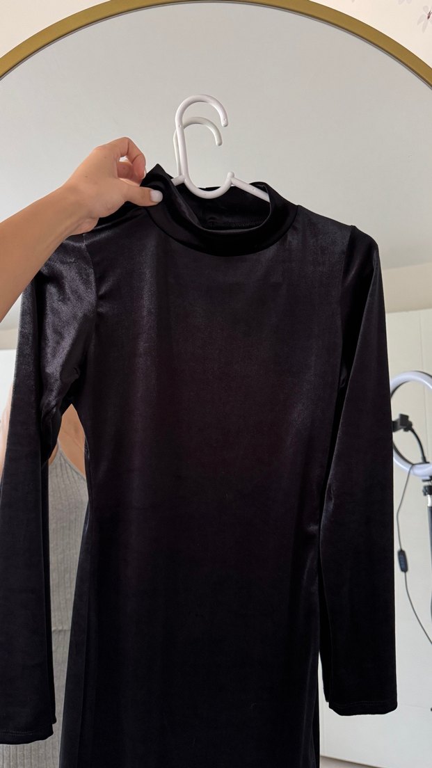 Siyah uzun kadife elbise - Görsel 3