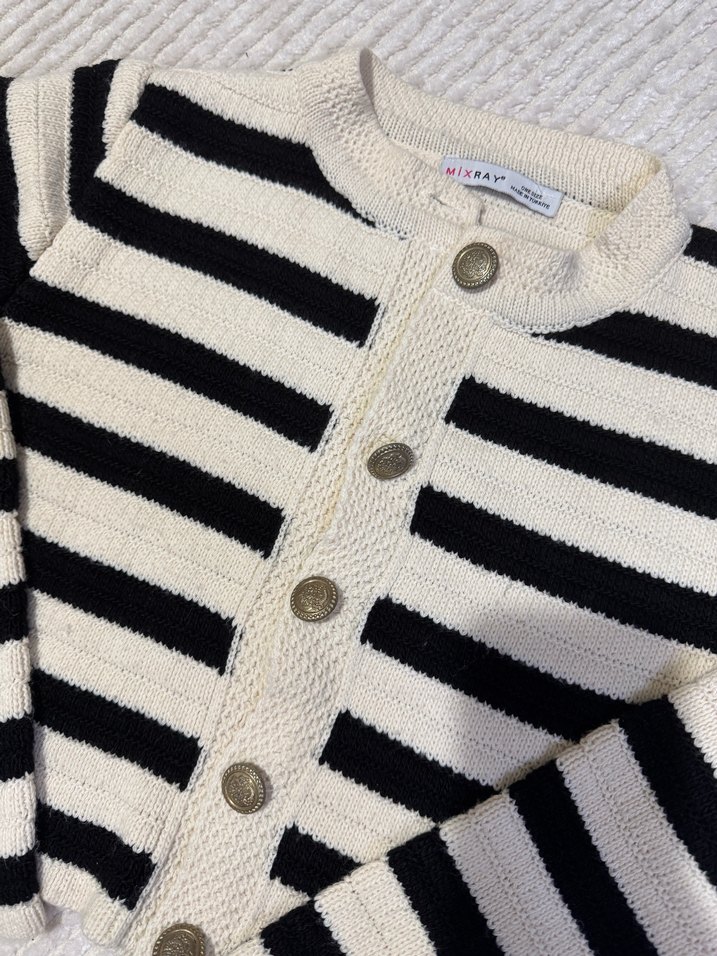 Çizgili Triko hırka - Görsel 2