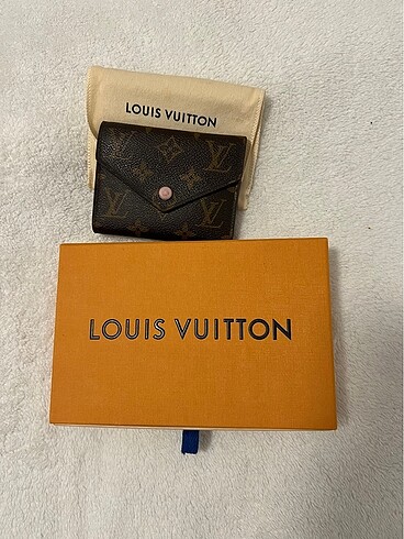 Louis Vuitton Louis Vuitton victorine wallet