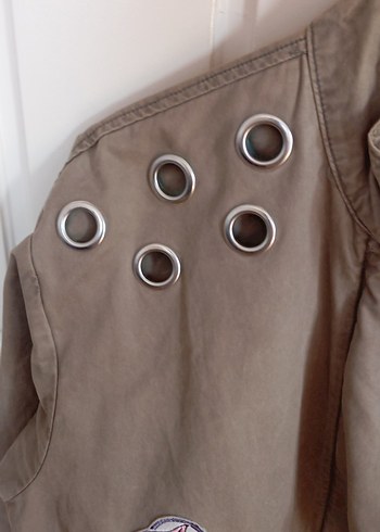 Pull and Bear Düğmeli Nakışlı Kadın Ceket