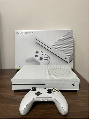 XBOX ONE S 1TB (TEMİZ) +10 OYUN