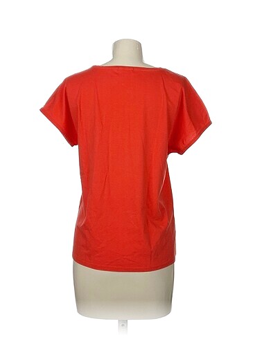 m Beden Diğer T-shirt %70 İndirimli.