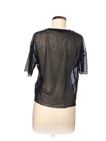 s Beden Pull and Bear Bluz %70 İndirimli.