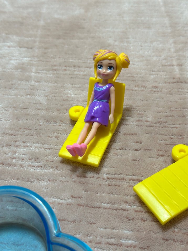 Polly Pocket Mini Havuz ve Şezlong Seti - Görsel 3
