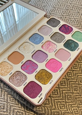 Revolution Y2K Far Paleti - Görsel 3