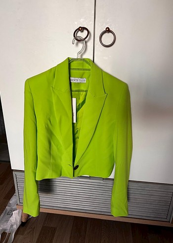 Zara Canli Neon Yesil Kisa Ceket
