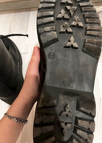 Siyah Deri Kadın Bot - Görsel 4