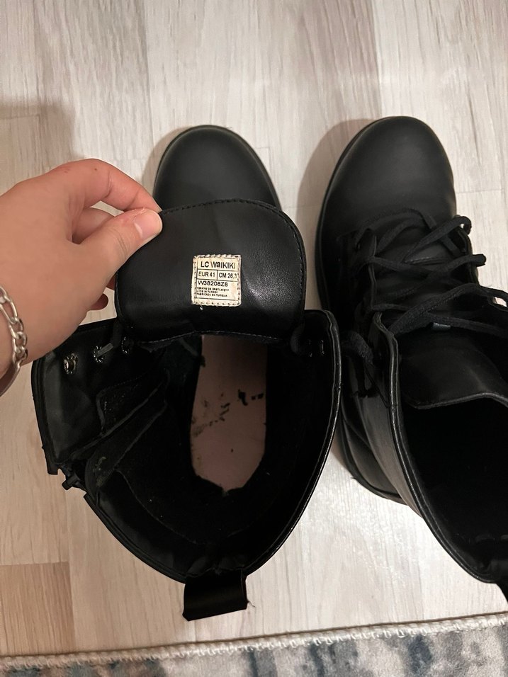 Siyah Deri Kadın Bot - Görsel 3