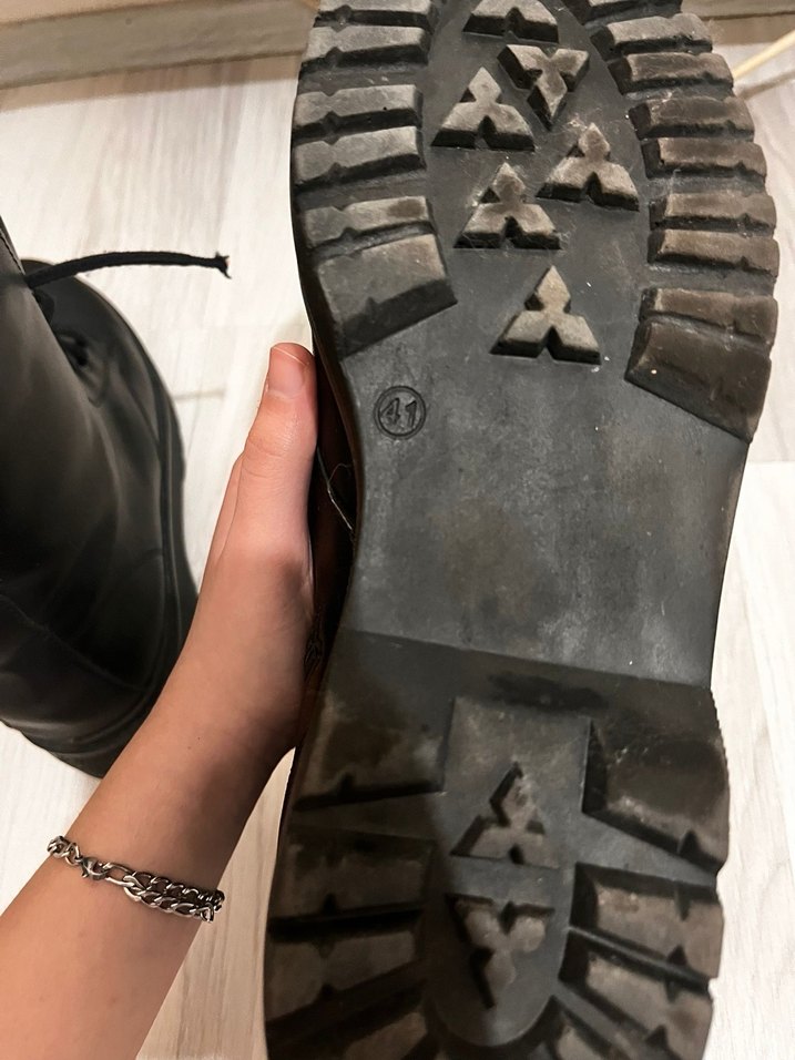 Siyah Deri Kadın Bot - Görsel 4