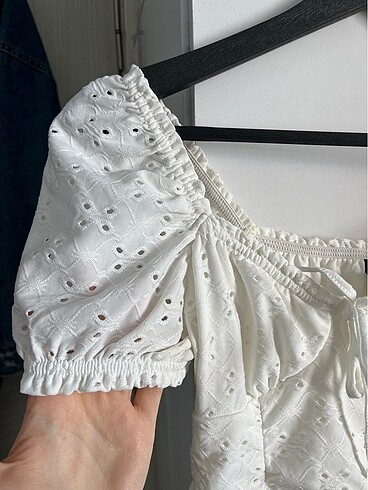 xs Beden beyaz Renk H&M yakası bağlamalı kısa elbise