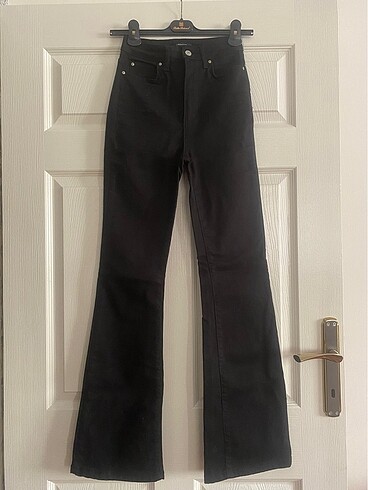 Trendyolmilla flare siyah jeans pantolon