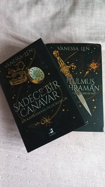 Sadece Bir Canavar & Unutulmuş Bir Kahraman - Vanessa Len