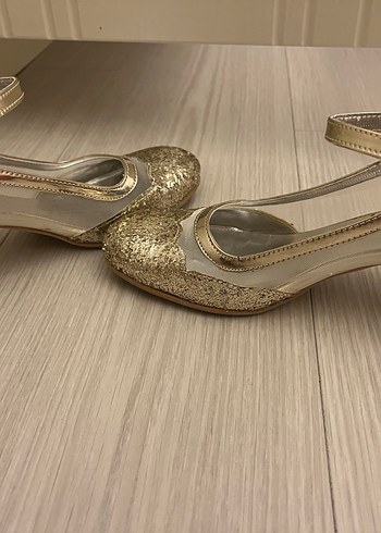 Altın Renkli, Parlak Topuklu Abiye Ayakkabı - Görsel 4