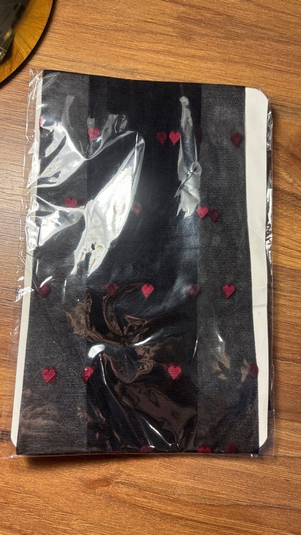 Kırmızı Nakışlı ve Kadın Külotlu Çorap - Görsel 2