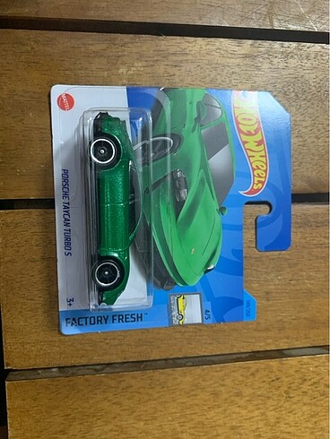 Hot Wheels Porsche taycan turbo s