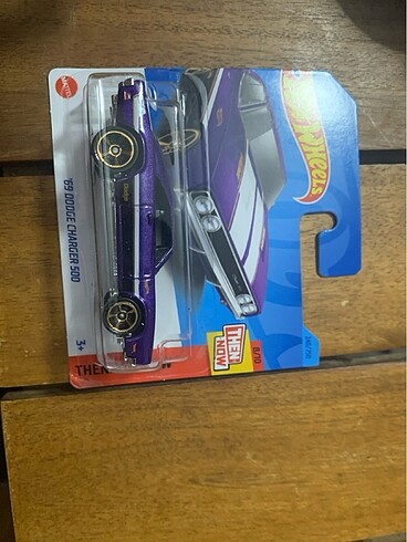 Hot Wheels 89 Dodge Charger 500