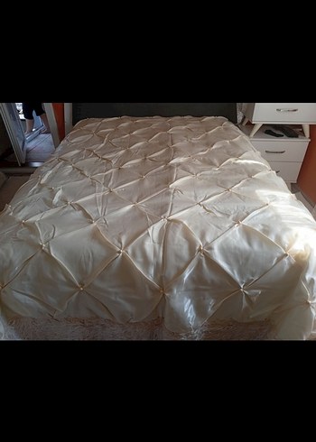 Çeyizlik Beyaz Parlak Yatak Örtüsü - Görsel 2